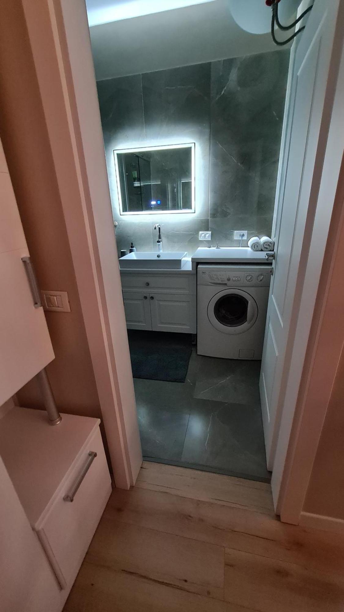 Family-Friendly Apt At 21 Dhjetori W/Self Check-In Τίρανα Εξωτερικό φωτογραφία