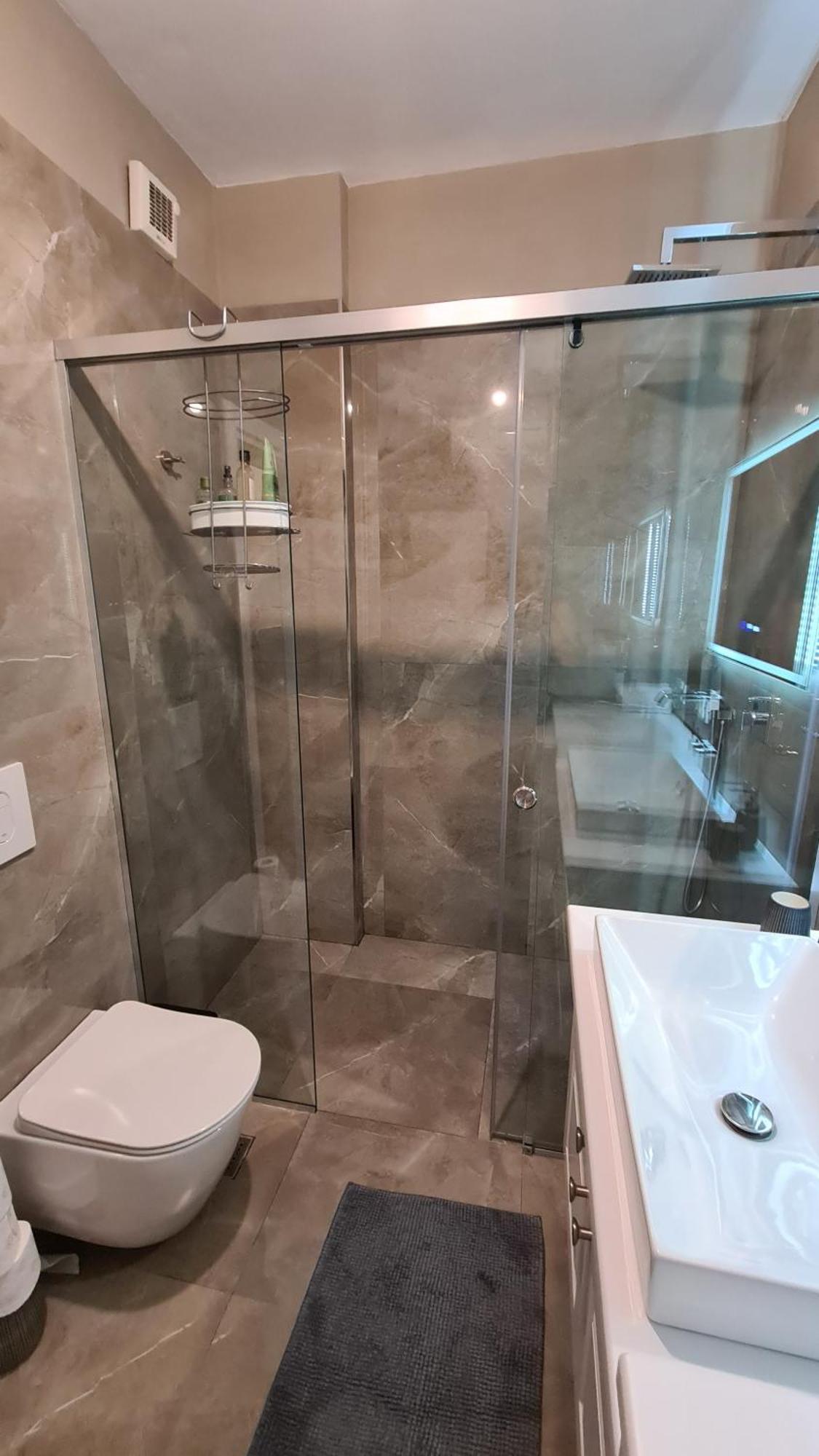Family-Friendly Apt At 21 Dhjetori W/Self Check-In Τίρανα Εξωτερικό φωτογραφία